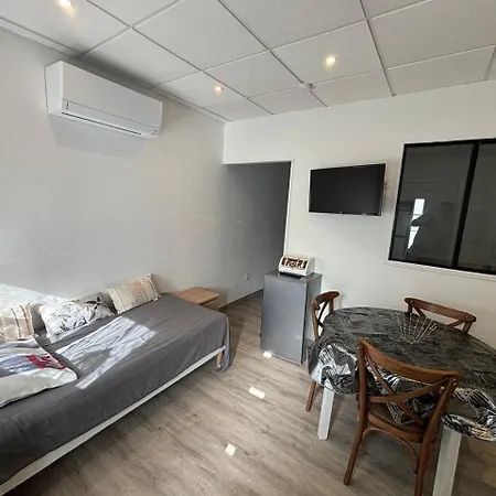 Des Voyageurs Chez Betty Отель Neussargues en Pinatelle