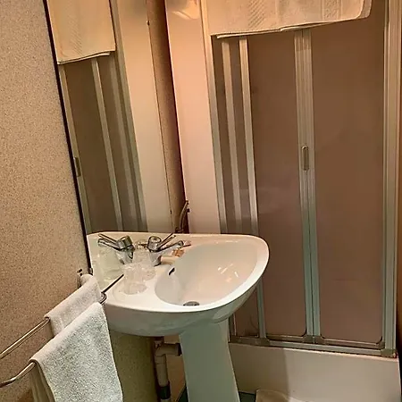 Otel Des Voyageurs Chez Betty 2*