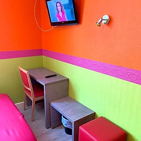 Des Voyageurs Chez Betty 2* Neussargues en Pinatelle