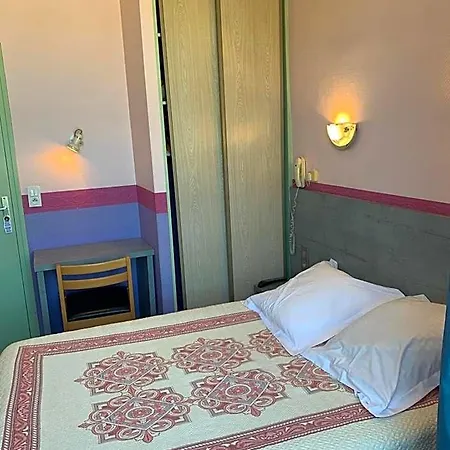 Des Voyageurs Chez Betty Hotel