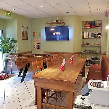 Des Voyageurs Chez Betty Otel Neussargues en Pinatelle