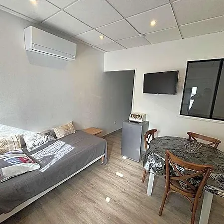 Des Voyageurs Chez Betty Hotel
