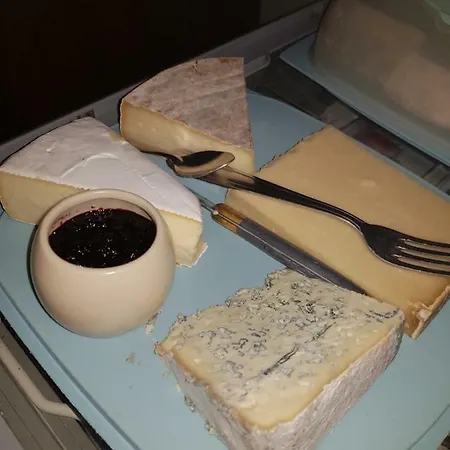 Des Voyageurs Chez Betty Отель Neussargues en Pinatelle