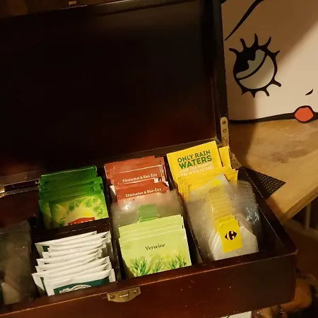 Des Voyageurs Chez Betty Отель 2*