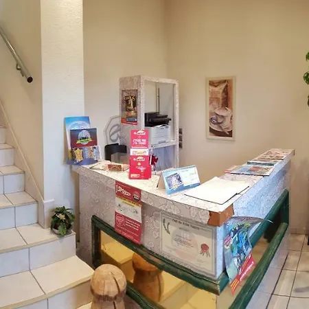 Des Voyageurs Chez Betty 2*