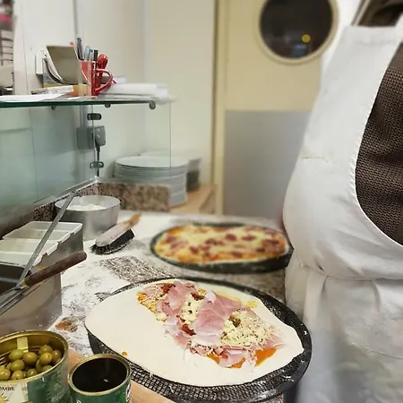 Des Voyageurs Chez Betty Neussargues en Pinatelle