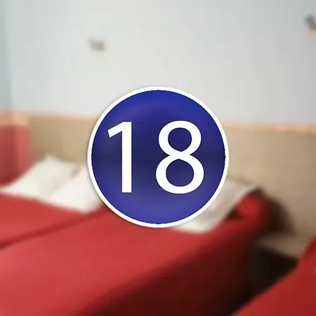 Отель Des Voyageurs Chez Betty 2*