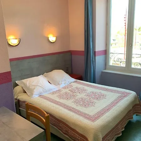 호텔 Des Voyageurs Chez Betty Neussargues en Pinatelle
