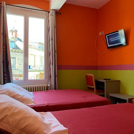 Отель Des Voyageurs Chez Betty Neussargues en Pinatelle